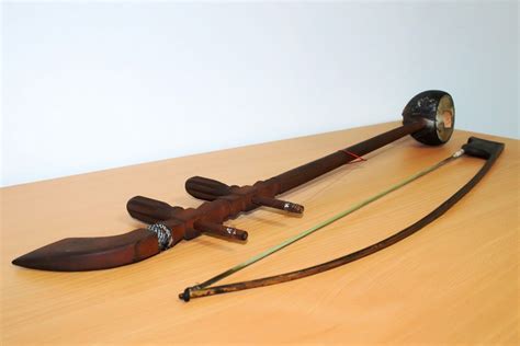 Kami merasa bahwa alat musik khas betawi juga merupakan hal yang penting untuk disampaikan, maka dengan bersusah payah kami luangkan waktu tiada salahnya fungsi alat musik tradisional betawi dijadikan objek wisata. 23+ Alat Musik Betawi Disertai Gambar dan Penjelasan Lengkap