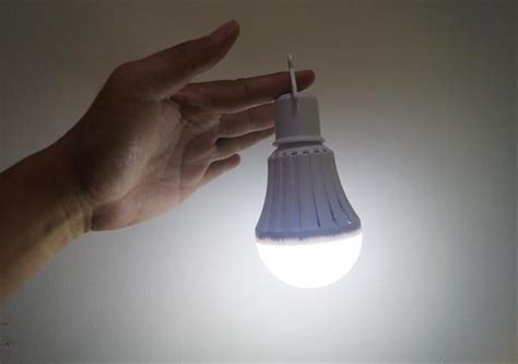 Ada cara untuk membuat rangkaian lampu led sederhana jika kita belum tertarik untuk membeli lampu led diluar dan dapat digunakan untuk lampu darurat ketika lampu mati. Jual Lampu Emergency LED 7 Watt (mati lampu nyala teruuss ...