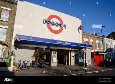 Arsenal London Underground Station Hi Res Stock Photography And Images