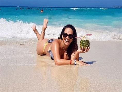 Melissa Klug Paraliza Las Redes Sociales Con Sexy Bikini Entre Bolas