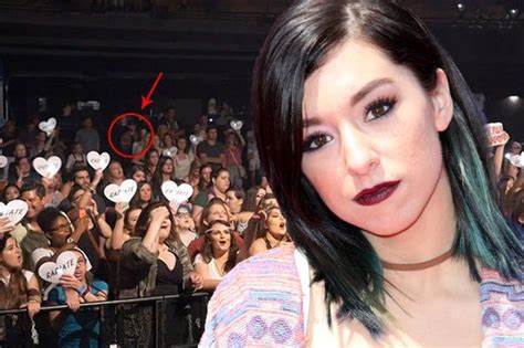 chilling photo shows christina grimmie s killer watching her perform just moments before