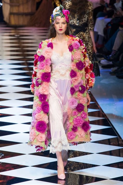 Dolce And Gabbana Fall 2016 Collection Popsugar Fashion