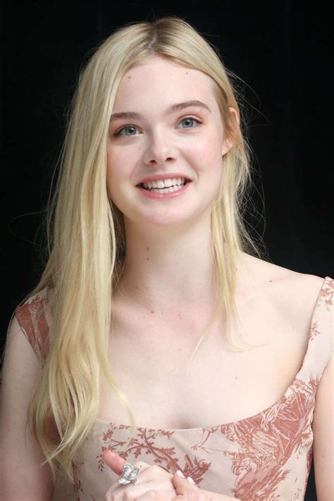 Elle Fanning Wallpapers Celebrity Hq Elle Fanning Pictures 4k Wallpapers 2019