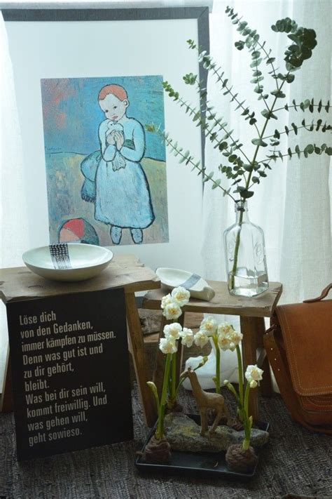 Pablo picassos »taube im regenbogen« aus dem jahr 1952 verbindet gleich zwei friedenssymbole. Mädchen mit Taube | Judika