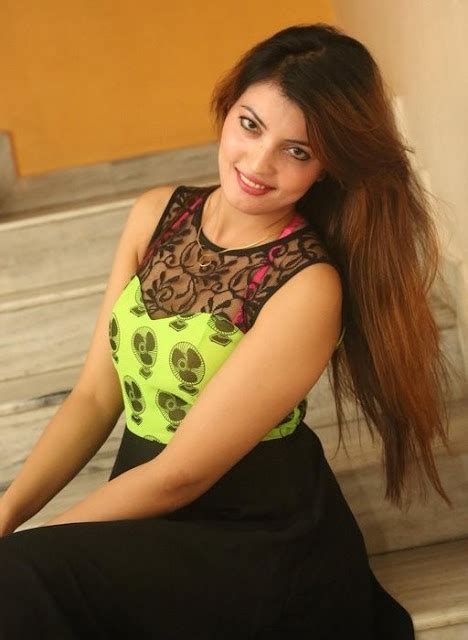 Sufi Sayyad Latest Hot Cleveage Spicy Photoshoot Images In Green Skirt Images