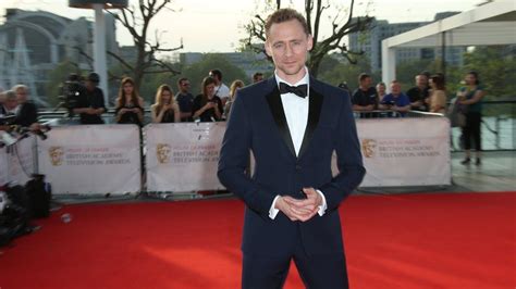 Bets Suspended On Tom Hiddleston Becoming The Next 007 Bbc News