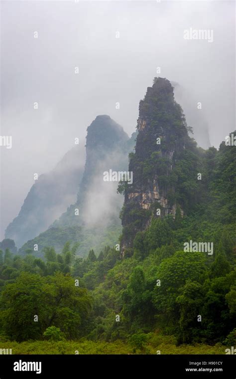 Guilin Yangshuo Hi Res Stock Photography And Images Alamy