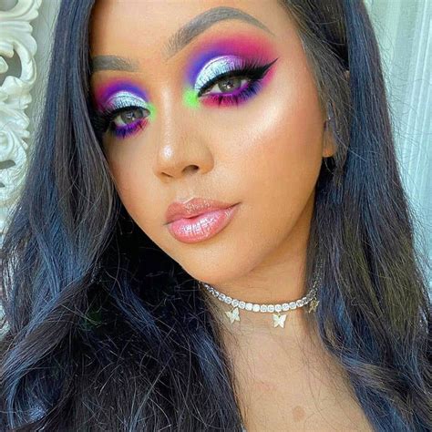 The nikkietutorials x beauty bay pressed pigment palette that launches aug. 16 Ways To Wear The NikkieTutorials x BEAUTY BAY Palette ...
