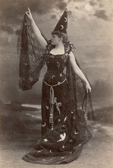 Vintage Sorceress Vintage Halloween Costume Victorian Halloween