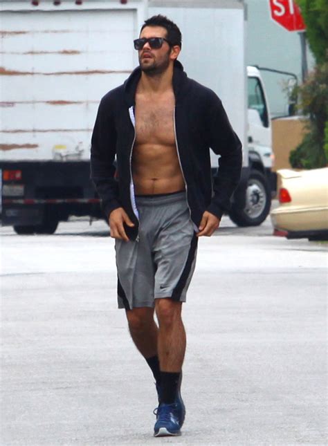 Jesse Metcalfe Goes Shirtless After Gym Oh Yes I Am