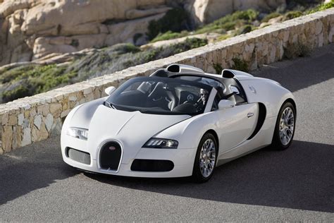 Nothing conveys a feeling of mystery or intrigue like a blue sapphire. Bugatti Veyron Coupe Review (2006 - ) | Parkers