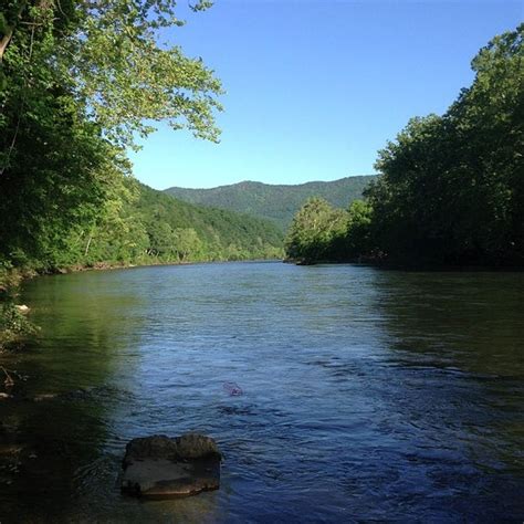 By camping within the shenandoah river state park, you'll be close to all the action and enjoy the serene natural beauty of the environment. Shenandoah River State Park - 8 tips