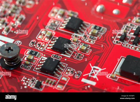 Rojo Placa Electrónica Dispositivo De Pc Fotografía De Stock Alamy