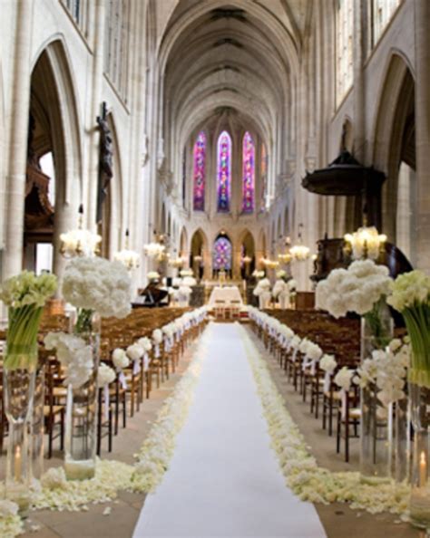 Memorable Wedding Altar Arrangements For Weddings