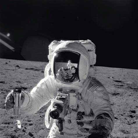 超絶美しい宇宙の記録・nasaがハッセルブラッドで撮った写真「moonshots 宇宙探査50年をとらえた奇跡の記録写真」 Pictures