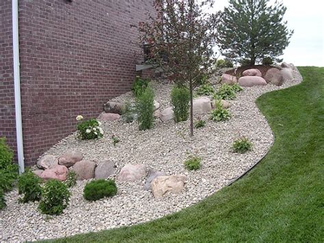 River Stone Landscaping