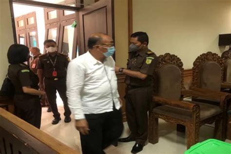 Korupsi Masker Mantan Kadinsos Karangasem Dituntut Tahun Penjara