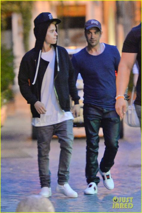 Justin Bieber And Dad Jeremy Take In The Wonders Of Rome Photo 3213882 Justin Bieber Photos
