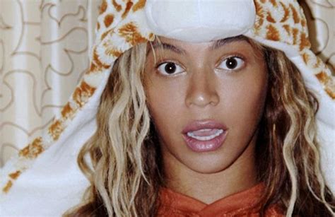 Δείτε προσωπικές αποκαλυπτικές φωτογραφίες της Beyonce που ανέβασε η