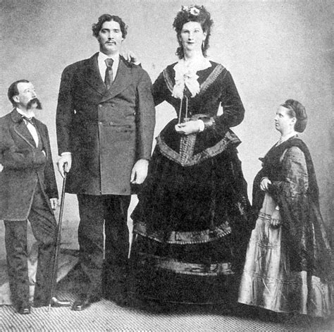 Anna Haining Bates Who At 7 11 Was One Of The Tallest Women To Ever Live With Her 7 8