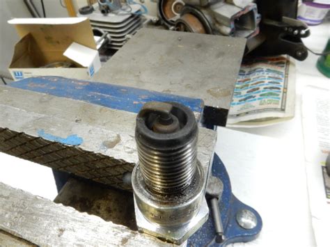 Learn how to read a spark plug so you can know how your vehicle is performing, foresee potential problems and take 1 identifying signs of spark plug damage. Spark plug reading for paramotors