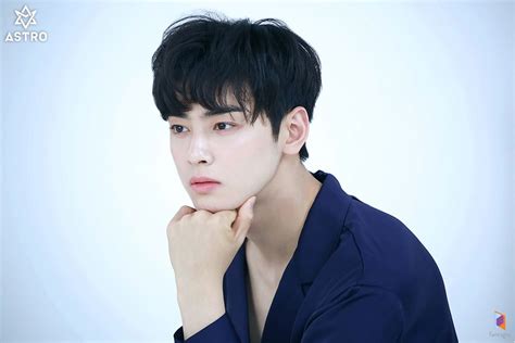 Famous cha eun woo cannot escape the dating rumors surrounding it. K-Star: ASTRO's Cha Eun Woo was Spotted Bulking up His ...