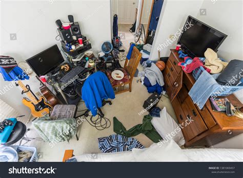 450 Messy Teenage Bedroom Images Stock Photos And Vectors Shutterstock