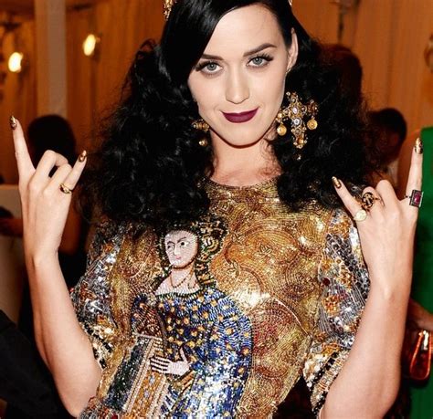 Katy Perrys New Single Roar Leaks Metro News