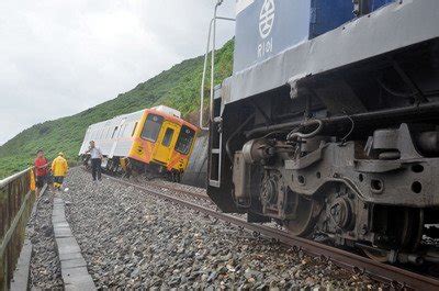 On 2 april 2021, a taroko express train operated by the taiwan railways administration derailed in hualien county, killing at least 54 people and injuring more than 150 others. 台東土石流，台鐵自強號出軌 / 桃機首例，飛機被水淹 - 友善列印 - udn部落格