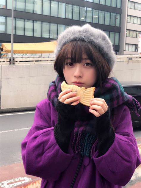【画像】橋本環奈ちゃん「たい焼きどこから食べる派？？」