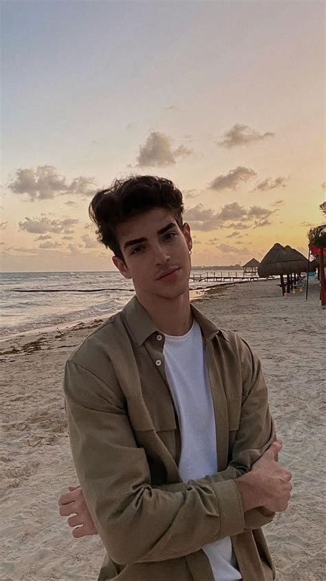 Manu rios is 5 feet 11 inches tall. Manu Rios | Poses, Posar