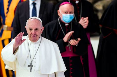el papa defiende la bendición a las personas y no a la unión de parejas homosexuales