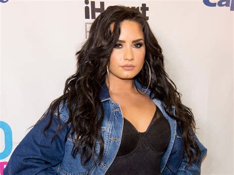 Demi Lovato Chopped Her Hair Into A Short Bob Business Insider