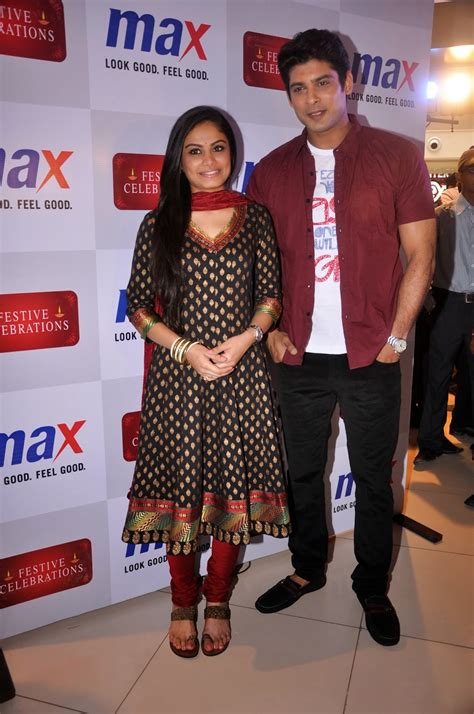 ~ Balika Vadhu Stars Siddharth Shukla And Toral Rasputra Unveil The New