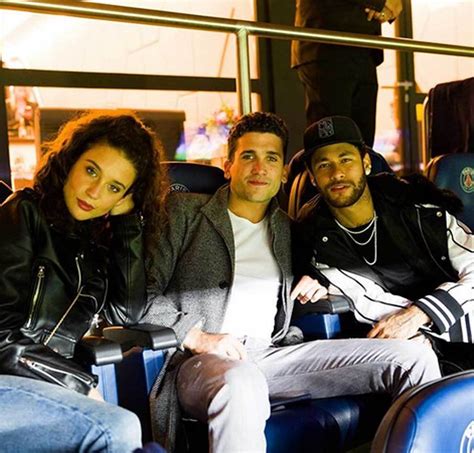 Maybe you would like to learn more about one of these? La Casa de Papel: Neymar se deja ver junto al atracador ...