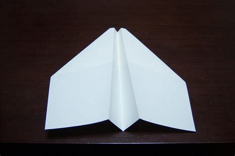 Worlds Best Paper Airplane Simple And Sturdy 10 Steps Instructables