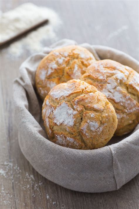 Panini Di Ricotta Sardi Soffici Pagnotte Da Gustare Lisce O Farcite Ricotta Cheese Homemade