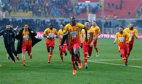 Benevento calcio, commonly referred to as benevento, is an italian football club based in benevento, campania. Benevento Calcio: en busca del milagro