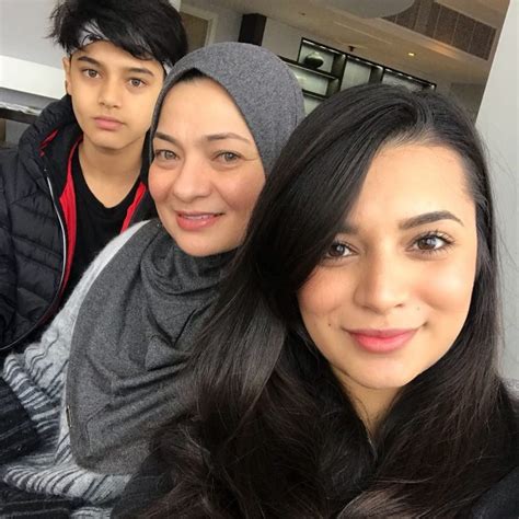 She rose to fame when participated in a beauty queen competition, dewi remaja. Akhirnya Perangai Pelik Neelofa Terbongkar, Disebabkan ...