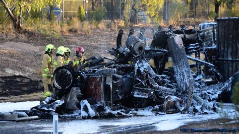 Two Killed In Dubbo Crash Photos Daily Liberal Dubbo Nsw