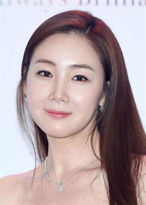 Considered one of south korea's most beautiful women, she has received critical acclaim. 최지우, 오늘(16일) 득녀… "산모와 아이 모두 건강" 공식
