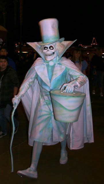 Hat Box Ghost From Haunted Mansion Disney Costumes Ghost Costumes