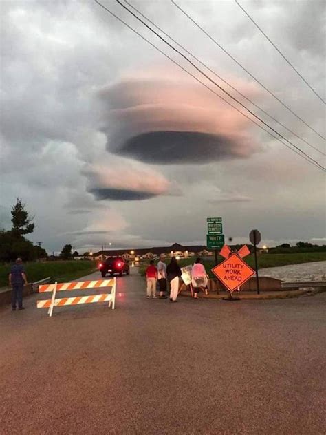 Sightings Of More Than 50 Cloud Ufos Above Texas Daily Star