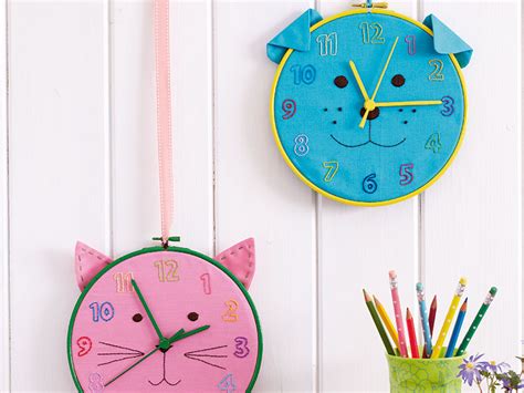 Your kids will perfect their clock skills with ease with our round up of the best apps for teaching children the time on iphone, ipad and android. How To Make: A Cat and dog kids' clock