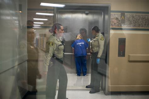 Inside An La County Womens Jail ‘busting At The Seams Rotted Pipes Overcrowding And A Plan