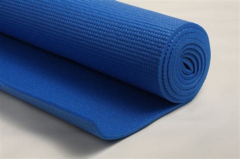 Yoga ve pilates gaibi yolculuklarda önemli bir araç olan mat, duruşların hizalanmasına katkıda bulunur. Bali Yoga & Wellness | Yoga in Bali » PVC Yoga Mat - Green