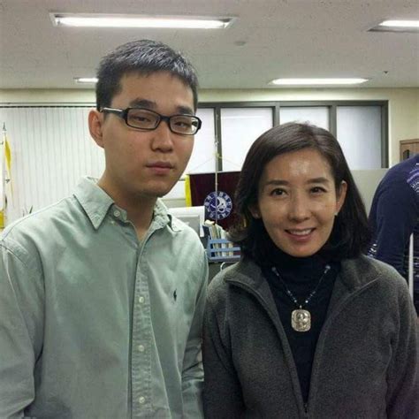나경원 전 국민의힘 의원이 21일 서울대병원에서 1997년 아들을 출산했다는 내용의 의사 소견서를 공개하며 일각에서 제기된 아들 '원정 출산' 나경원 전 의원이 21일 페이스북을 통해 공개한 사진. 스테파노 on Twitter: "나경원 아들인가! 둘이 닮았는데... 안철수 ...