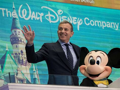 Disney takes control of Hulu after Comcast deal | Gold ... Hulu ceo randy freer is stepping down from hulu as part of a reorganization that will see hulu executives report directly to disney executives.