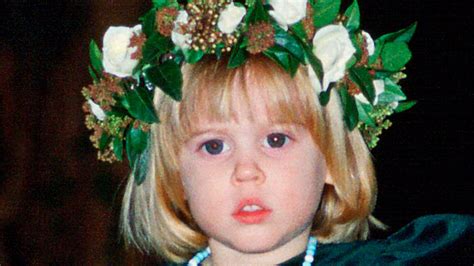 Princess Beatrice Rebels With Eye Catching Accessories In Angelic Bridesmaid Photo Hello