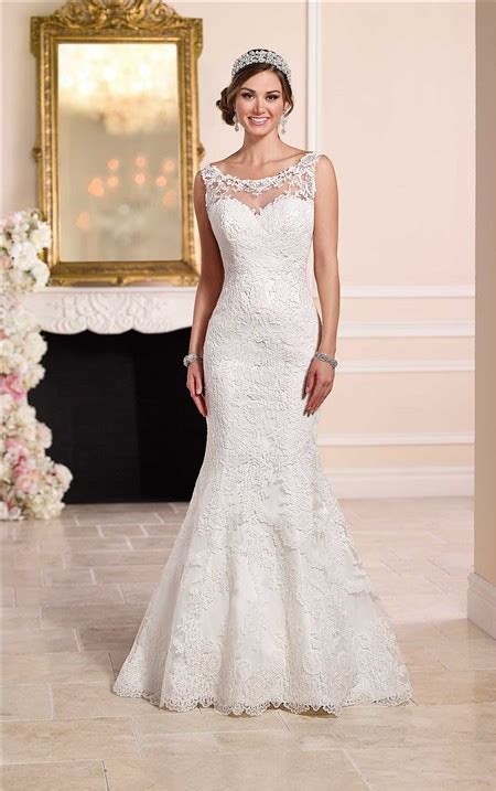 If you have your heart set on a plunge neckline but want something a little more modest, an illusion gown is the answer! Mermaid Bateau Illusion Neckline Low V Back Lace Wedding ...